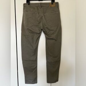 AG Protege straight leg men’s olive green pants size 33x34
